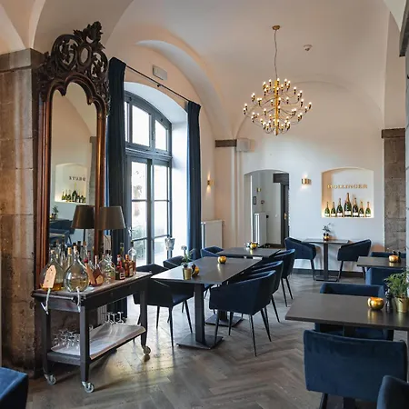 Buitenplaats Kasteel Hotell 3*