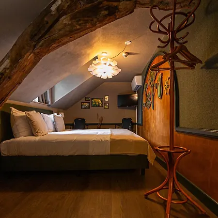 Buitenplaats Kasteel Hotel 3*